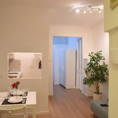 Le Erbe Tra Locali E Universitaria Apartman