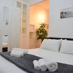 Le Erbe Tra Locali E Universitaria Genoa