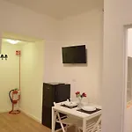 Le Erbe Tra Locali E Universitaria Apartment *
